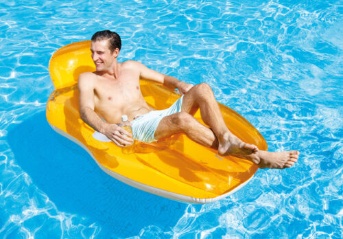 Chill 'N Float Lounges